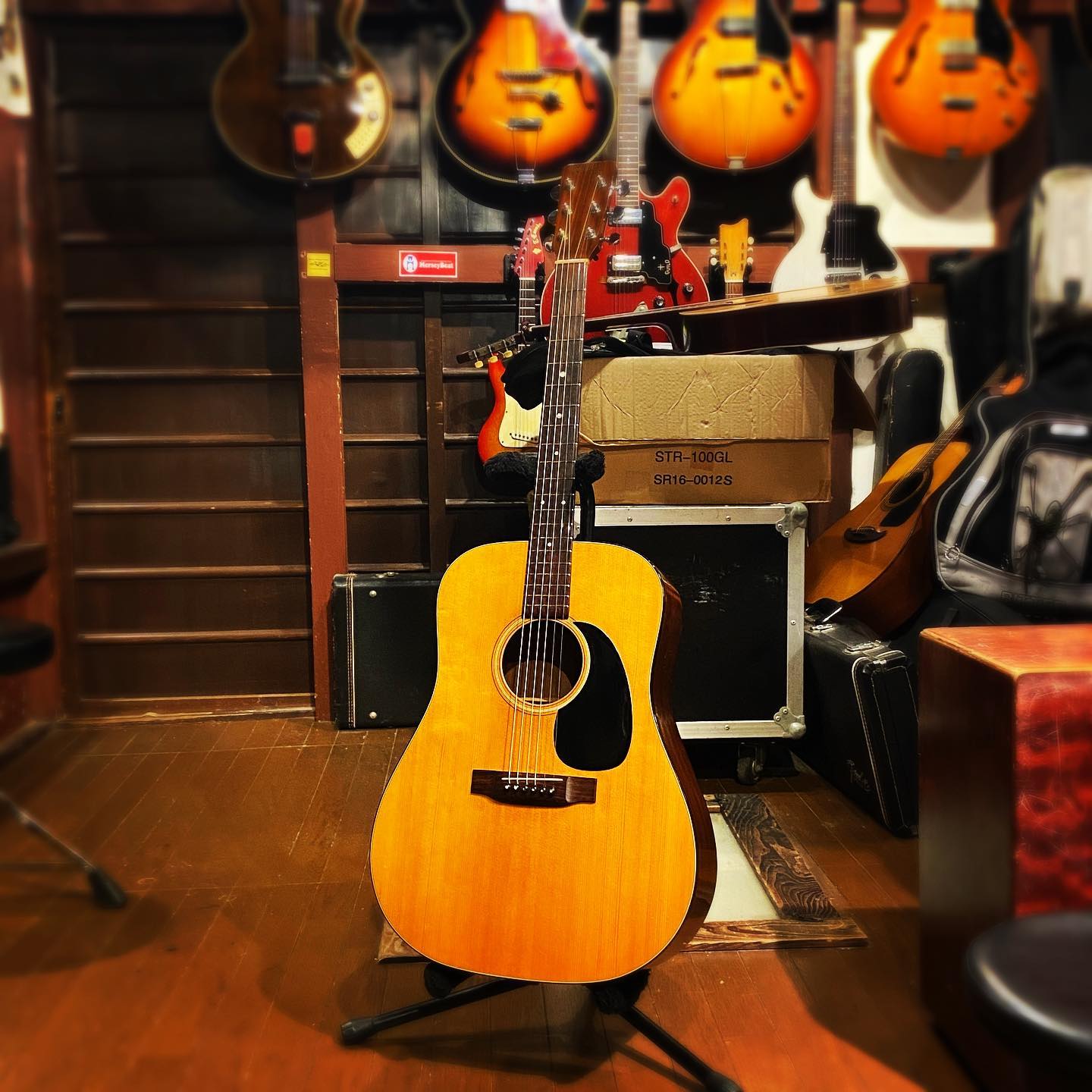 Martin ’77 D-18