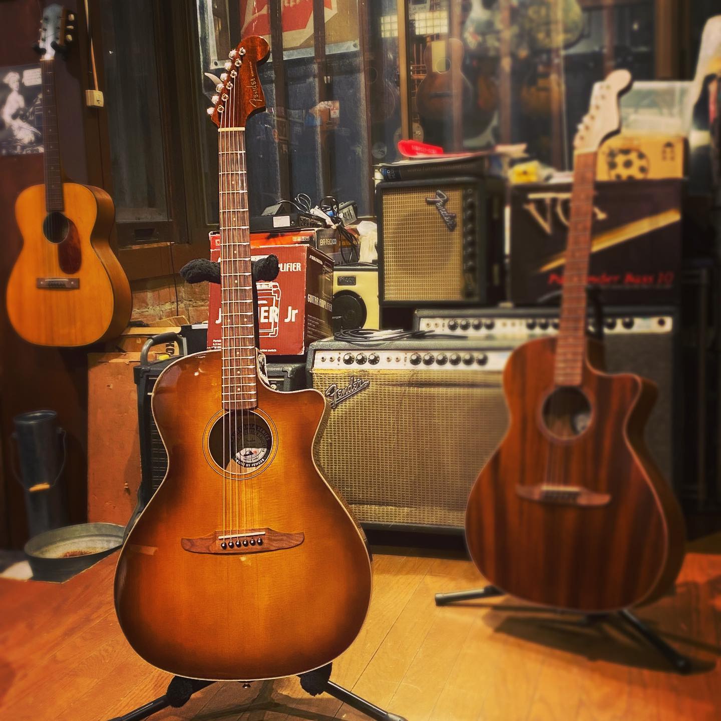 Fender ’21 Newporter Classic ACB