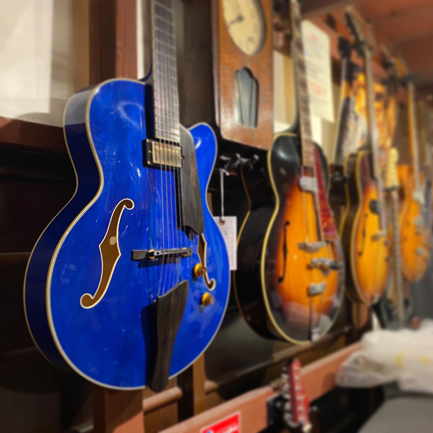 Eastman ’19 AR-503CE-BLU