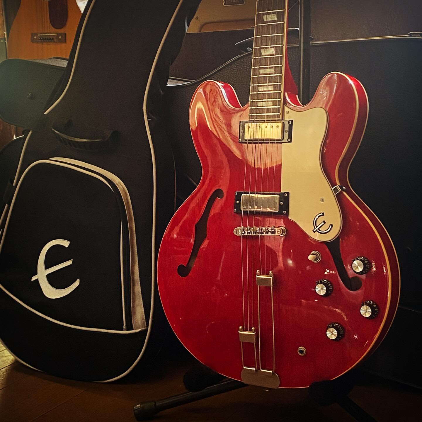 Epiphone ’12 Riviera